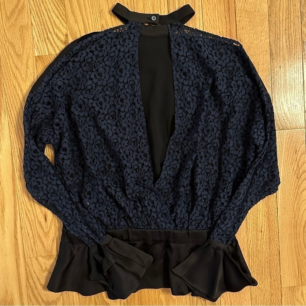 Marissa Webb Revolve Navy/Black Sullivan Crepe & Lace Blouse Cut Out Sleeves L - Picture 3 of 10